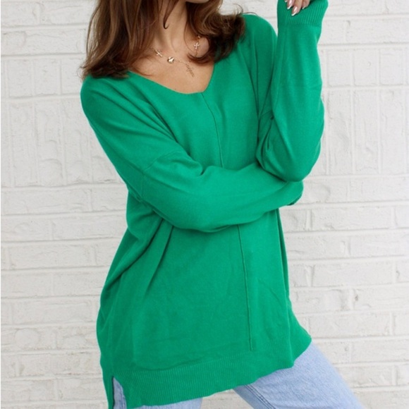 DREAMER SWEATER IN KELLY GREEN - Picture 1 of 14